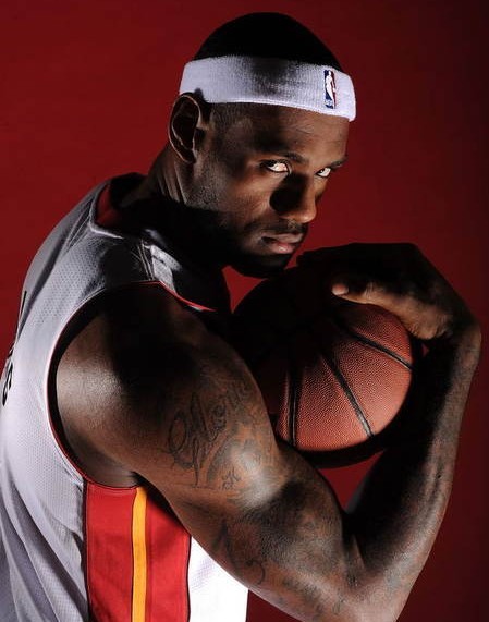 赢球才能避免垫底，中国U15vs中国香港首发：柯博文出战（为摆脱垫底唯有取胜：中国U15对阵中国香港首发出炉，柯博文先发）