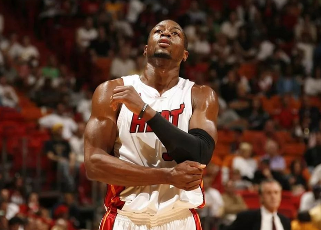 官方：牛津联主帅加里-罗维特下课；球队目前深陷英冠降级区（官宣：牛津联解雇主帅加里-罗维特，球队仍深陷英冠降级区）