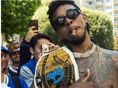 湖记发文：詹姆斯本可以延续纪录，但他做了正确选择赢得比赛（湖人记者：詹姆斯本可续写纪录，却选择正确决策助队赢球）