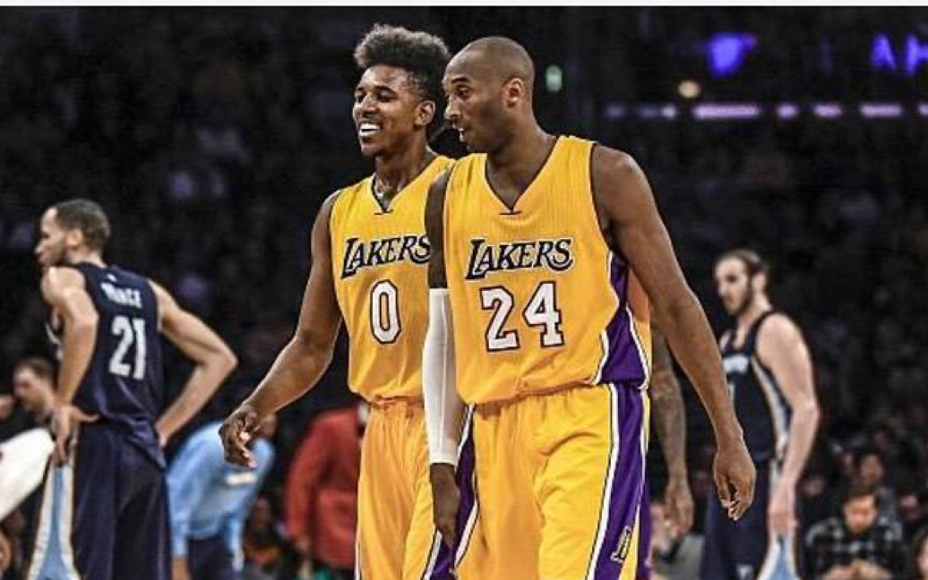 足球体能训练方案（足球体能提升计划）