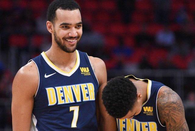 荣耀时刻！CBA新赛季揭幕战赛前，广厦领取上赛季总冠军戒指（高光时刻！CBA新季揭幕战前，广厦获颁上季总冠军戒指）