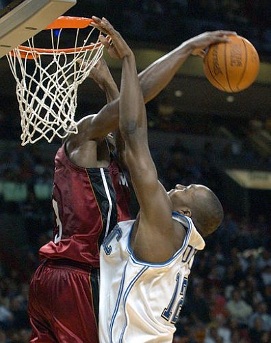 西甲半场：多兰造点，费尔南德斯点射，西班牙人1-0巴列卡诺（西甲半场战报：多兰造点，费尔南德斯命中点球，西班牙人暂1-0领先巴列卡诺）