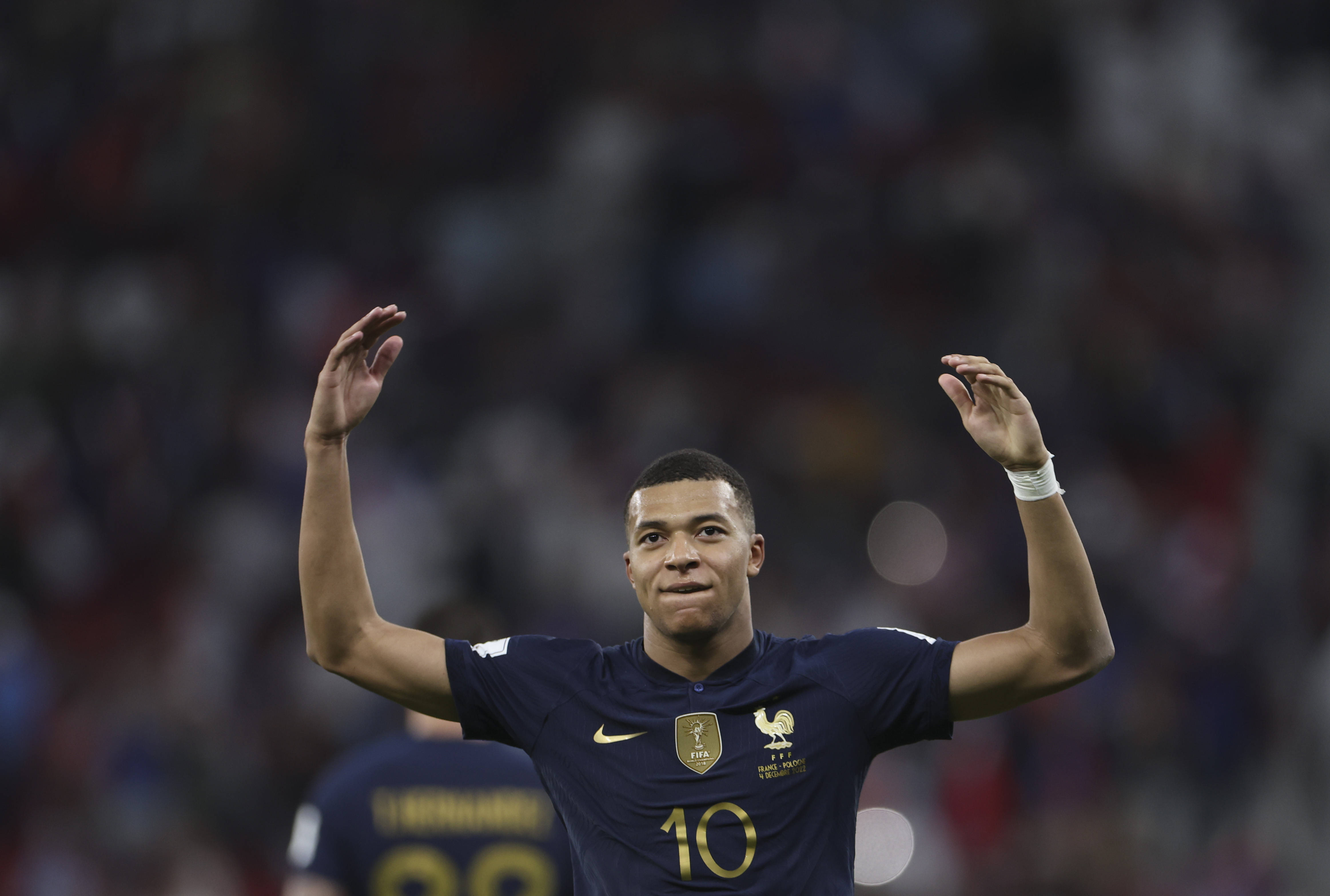 布里兰魔鬼主场迎战江原FC，1分差距定出线生死局（布里兰坐镇魔鬼主场迎战江原FC，1分之差定出线生死战）